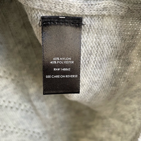 Torrid V Neck 3/4 Sleeve Lace Panel Sweater Size 0 - Picture 6 of 6